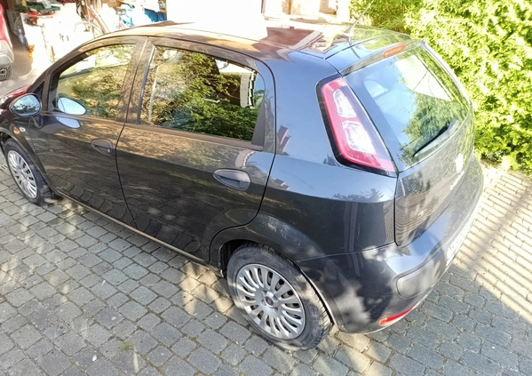 Fiat Punto cena 14900 przebieg: 94737, rok produkcji 2010 z Stryków małe 29